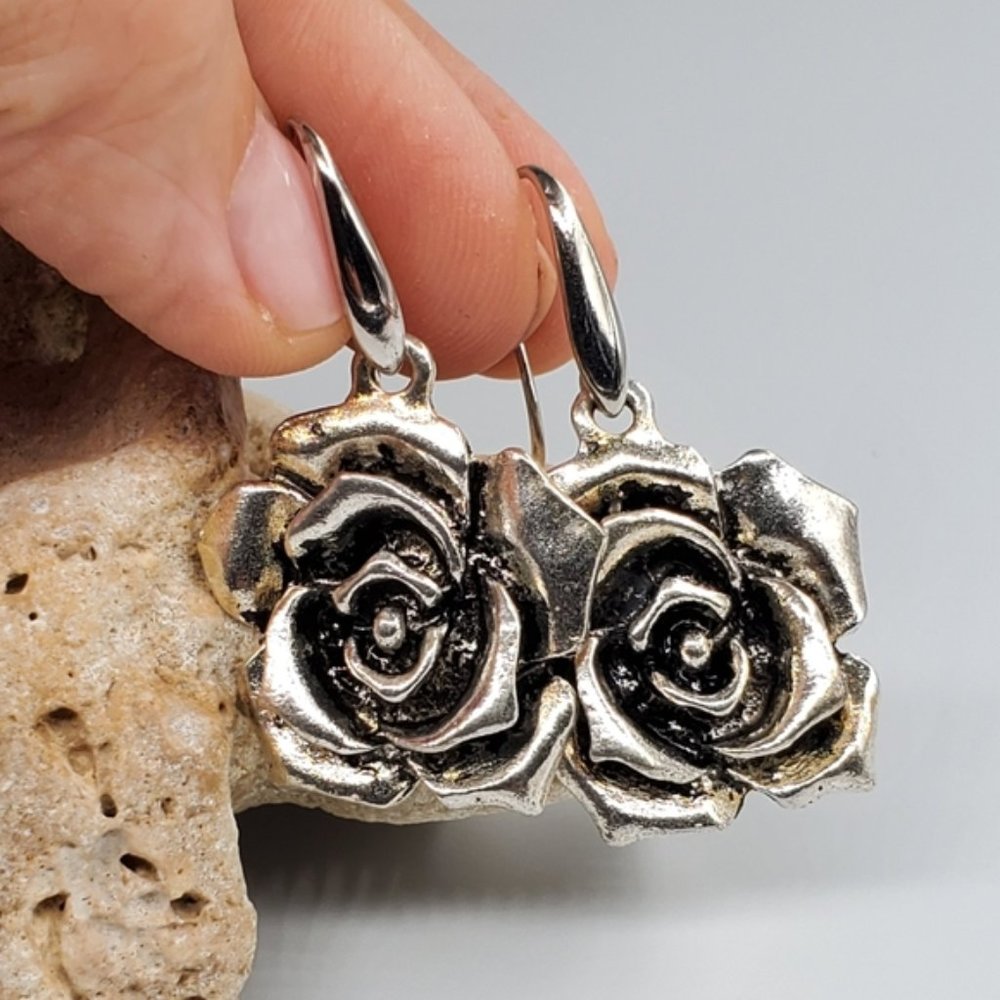 ❤️ Zara Jewelry Silver Rose Earrings Floral Design Chunky Not Heavy